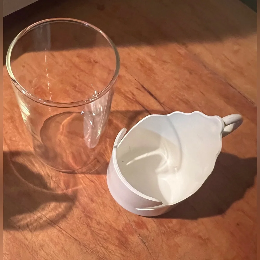 Set of 2 vintage 80s Holland glass and plastic cups